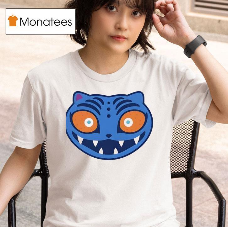 Zoey Wearing Derpy Tiger’s Face Shirt
